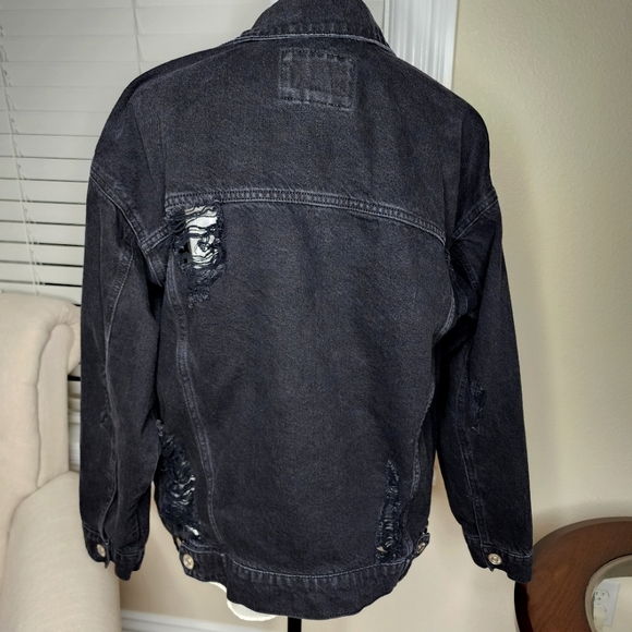 Basic Organically Grown Cotton Denim Jacket by Forever 21, size Medium - Picture 8 of 13